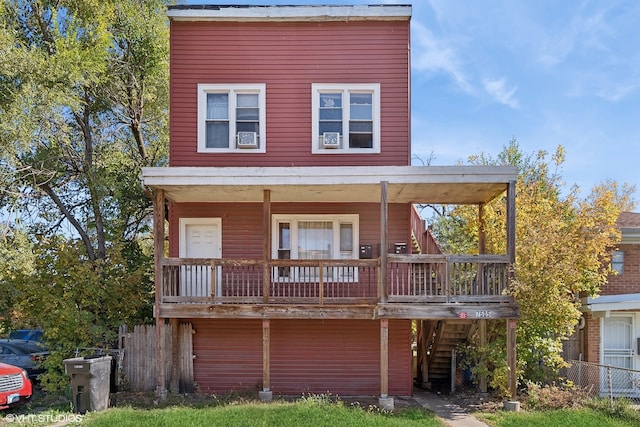 view of front of property featuring covered porch