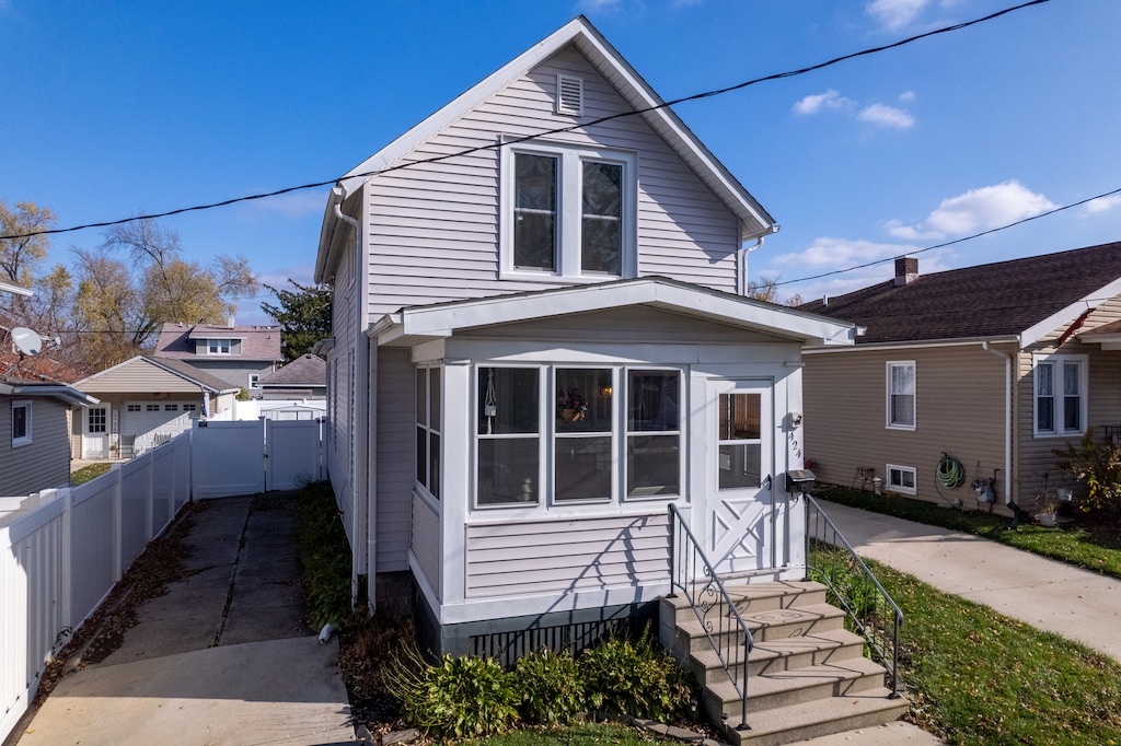 view of front of house