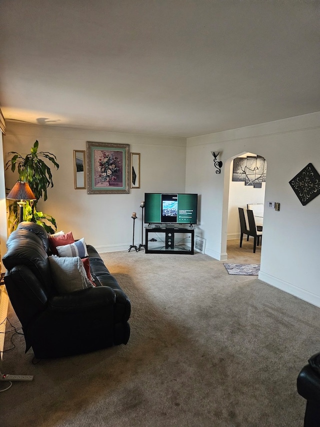 living room with carpet