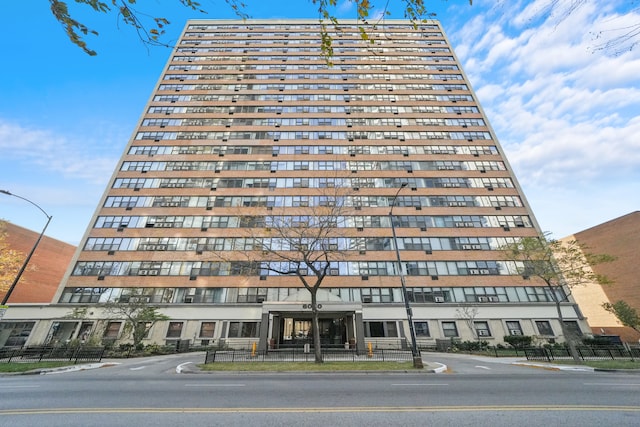 6030 N Sheridan Rd Unit 1904, Chicago IL, 60660, 1 bedrooms, 1 bath condo for sale