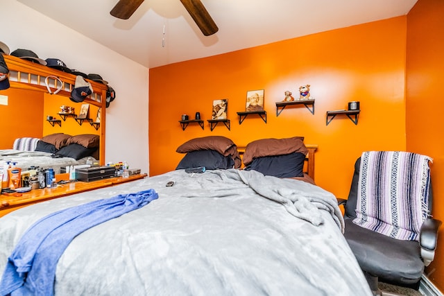 bedroom featuring ceiling fan