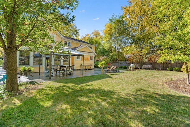 view of yard with a patio