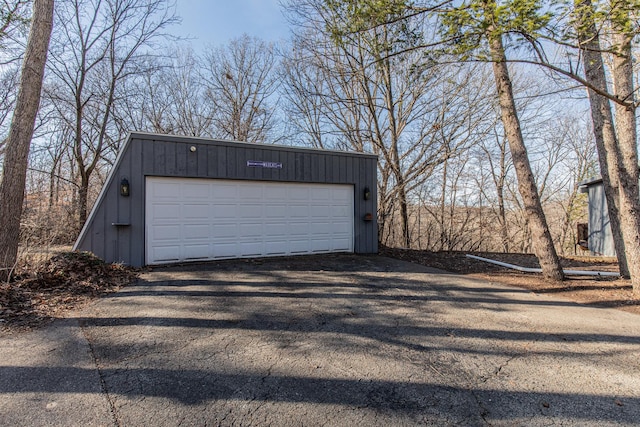 view of detached garage