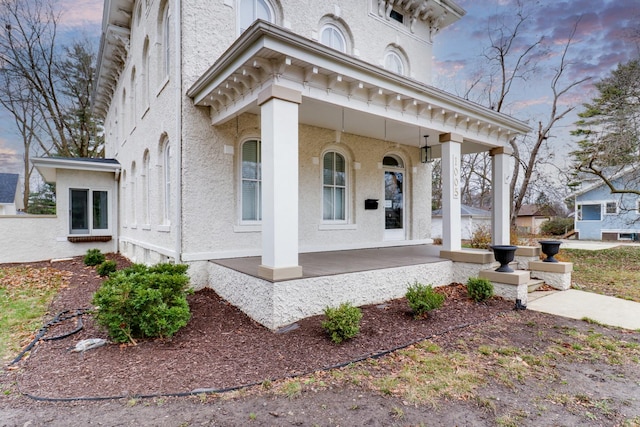 view of front facade featuring a porch