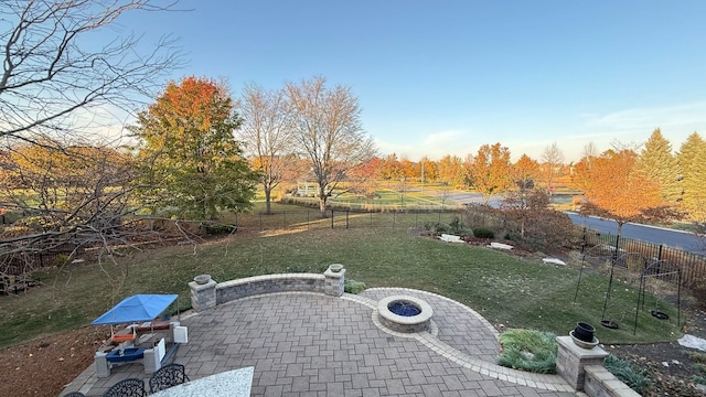 view of yard featuring a patio area