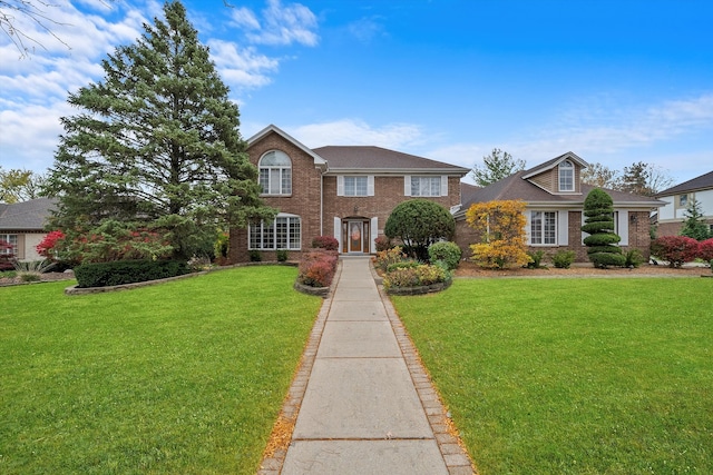 view of front of home featuring a front lawn