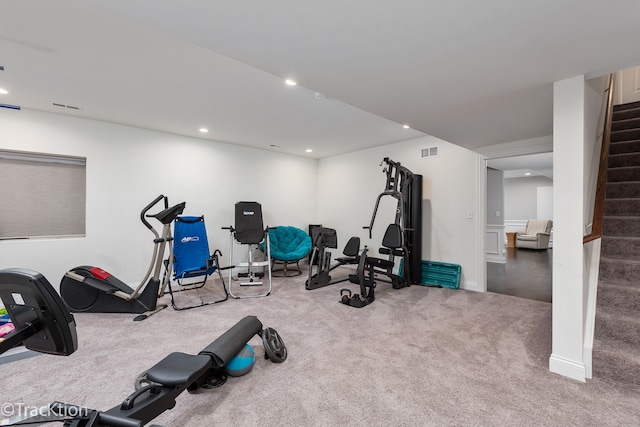 workout room with carpet