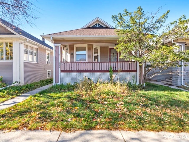 view of front of house with a front lawn