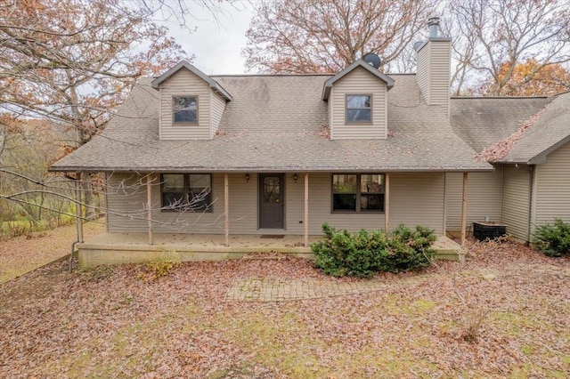 view of front facade featuring covered porch