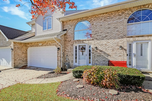 view of front facade featuring a garage