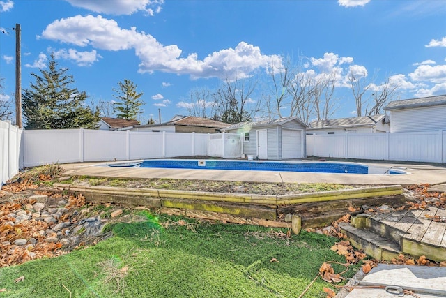 view of pool featuring an outdoor structure