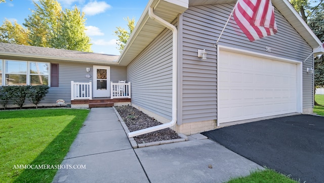 exterior space featuring a front yard