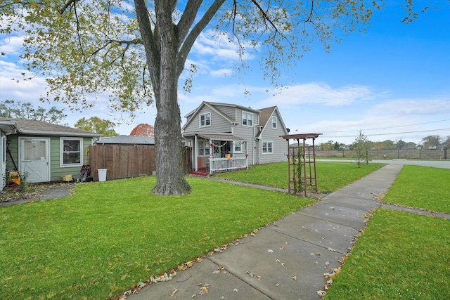 view of front facade with a front yard