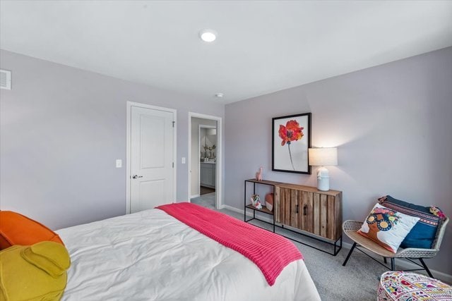 bedroom with carpet flooring