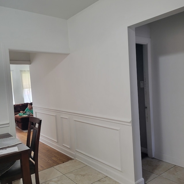 dining room featuring light tile patterned floors