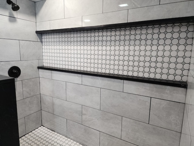 interior details with tiled shower