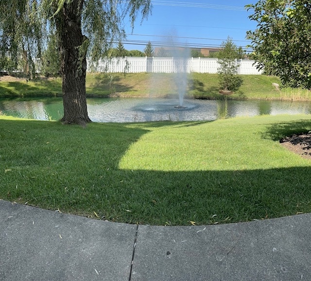 view of yard featuring a water view