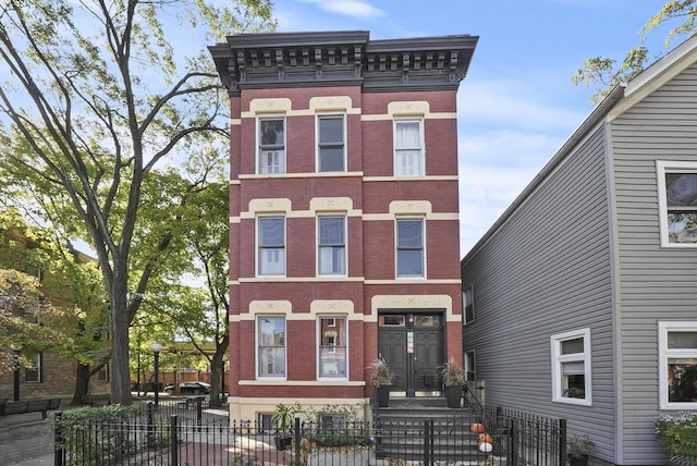 view of italianate home