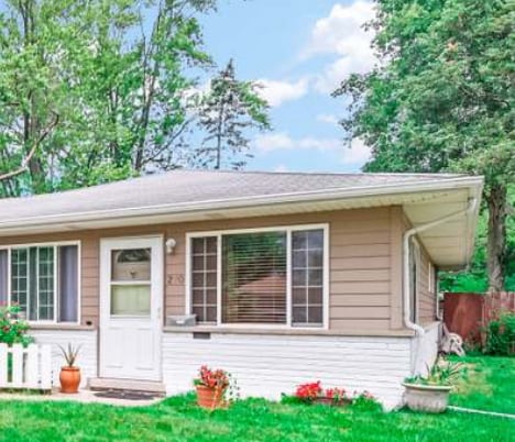 view of front of home with a front yard