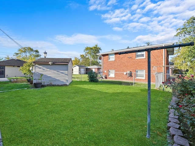 view of yard featuring a storage shed