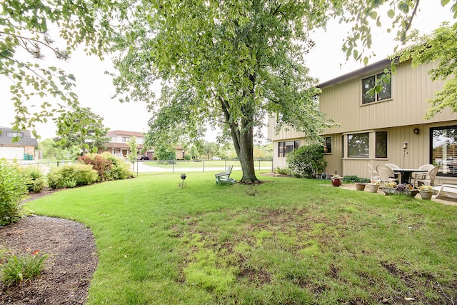 1385 Montgomery Dr, Deerfield, IL 60015 - fenced backyard featuring a patio area