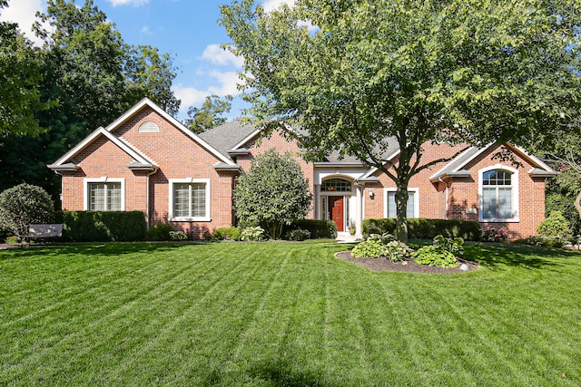 view of front of house featuring a front yard