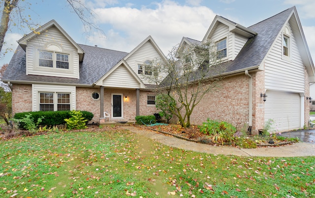 view of front facade featuring a front yard