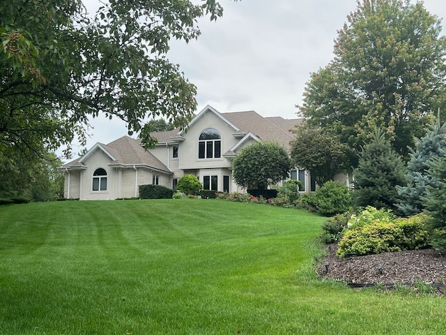 view of front of house with a front yard