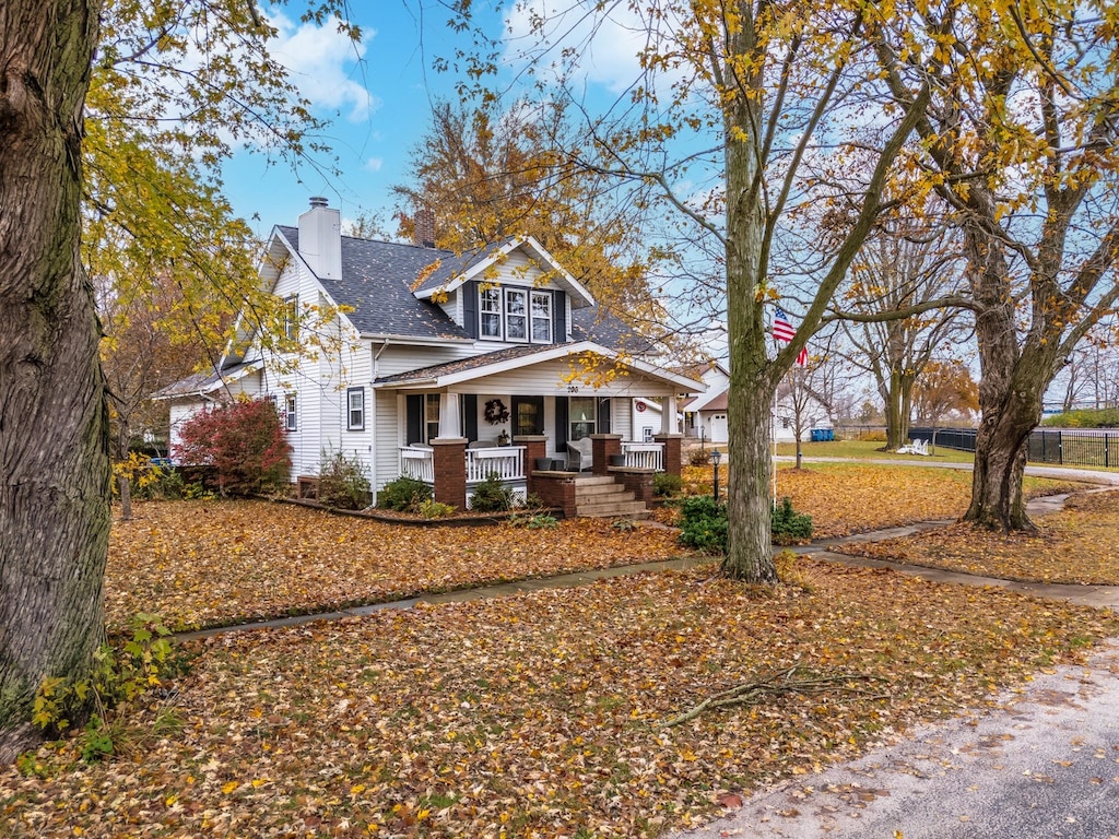 view of front of house featuring covered porch