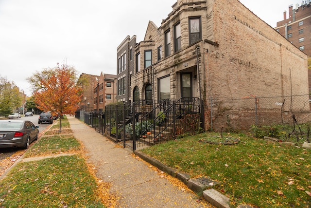 Listing photo 3 for 4923 S Champlain Ave, Chicago IL 60615