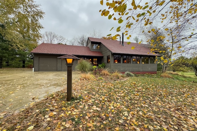 view of front facade with a garage