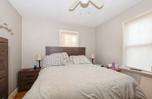 bedroom with ceiling fan