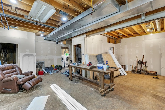 basement featuring independent washer and dryer