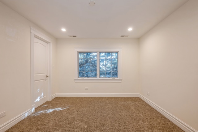 view of carpeted spare room