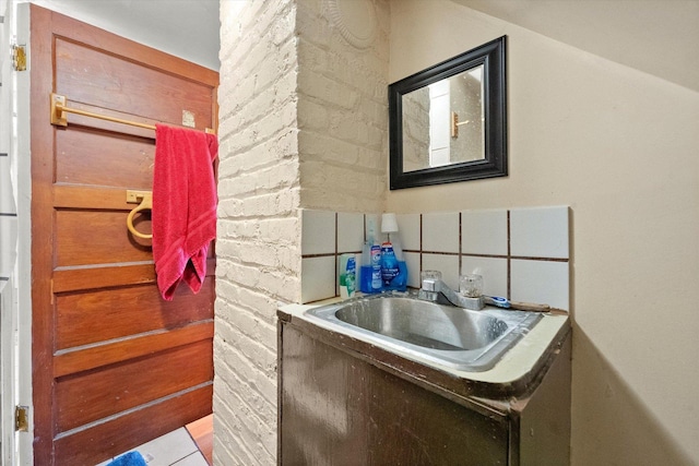 2425 W 46th Pl, Chicago, IL 60632 - bathroom with a sink