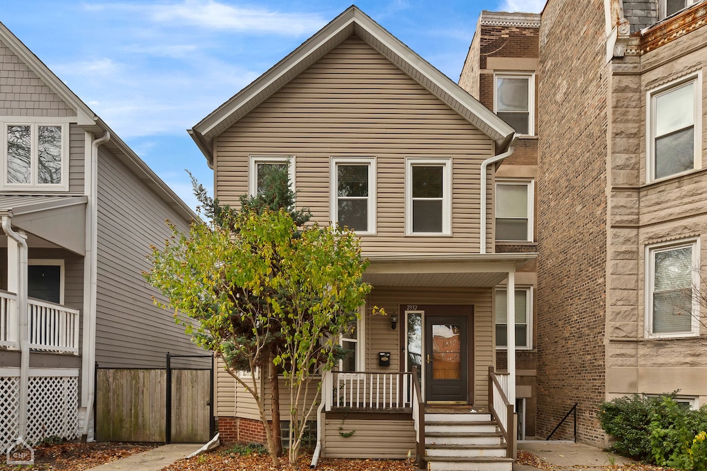 view of front of house featuring a porch