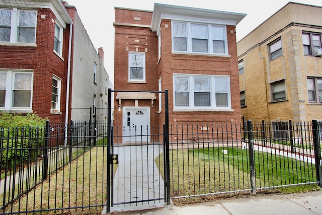 view of front of property with a front lawn