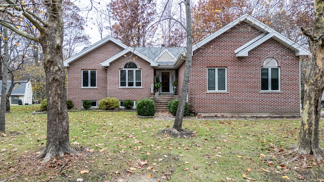 view of front of property with a front yard