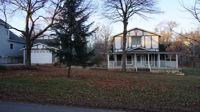 view of front of property with covered porch