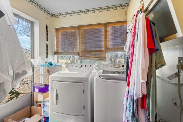 laundry area featuring washer and clothes dryer