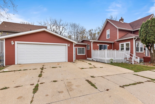 view of front facade featuring a garage