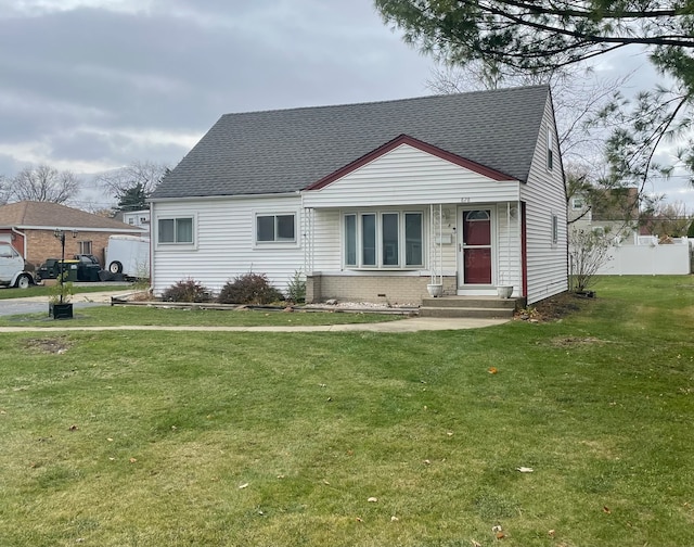 view of front of house featuring a front yard