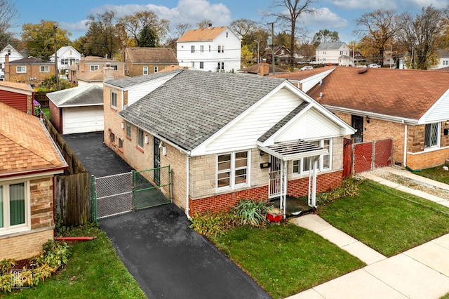 view of front of home with a front lawn