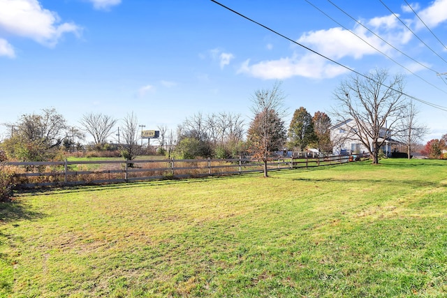 view of yard featuring a rural view