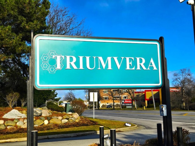 view of community / neighborhood sign