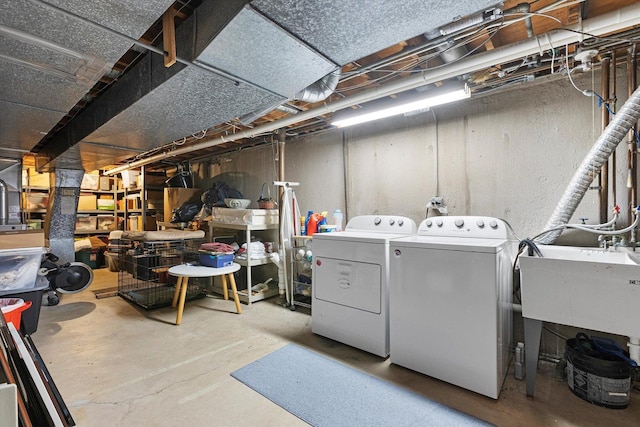 laundry area featuring washer and clothes dryer