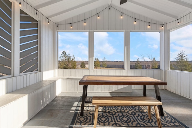 sunroom with lofted ceiling