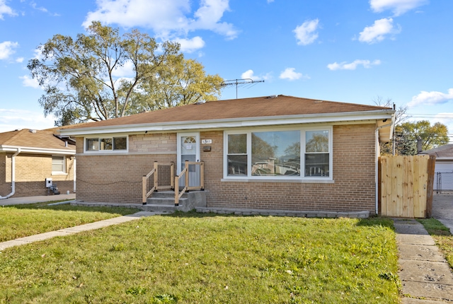 view of front facade with a front yard