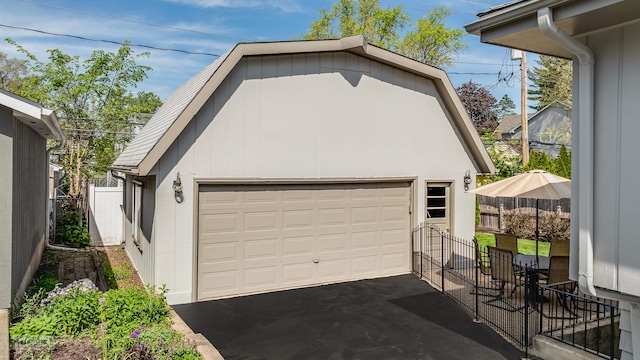 1019 N Webster St, Naperville, IL 60563 - detached garage with fence