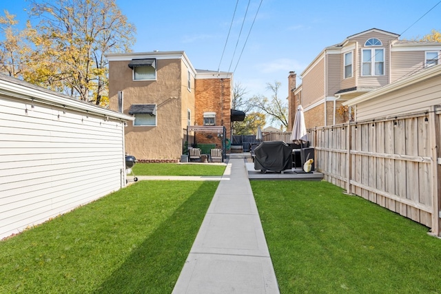 view of yard featuring a patio